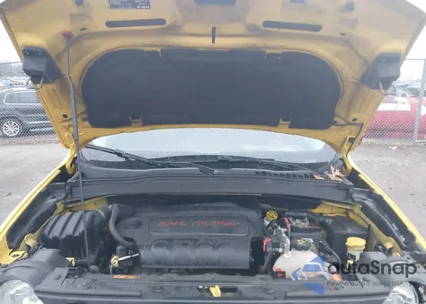 2017 Jeep Renegade Altitude 4X4 z USA, uszkodzony, nr VIN ZACCJBBB2HPF87019